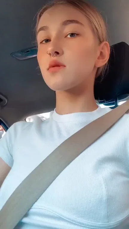 18yo Tease Flashes Juicy Tits in Car? 😈🍈🍈