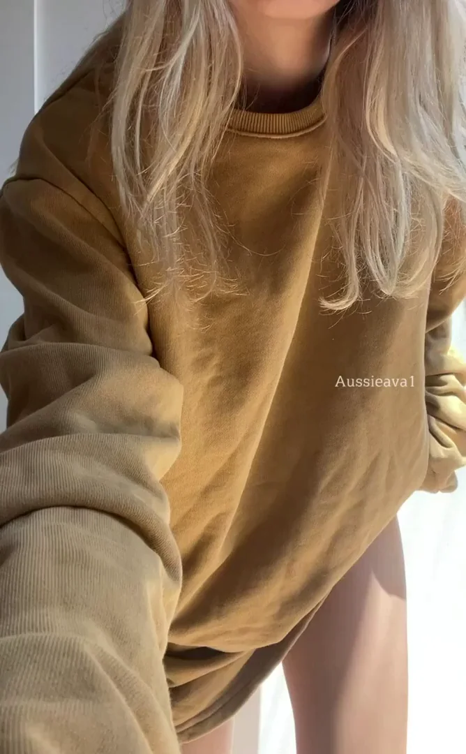 Blonde Aussie Slut Flashes Her Perky Tits & Shaved Pussy Under Hoodie 😈🔥
