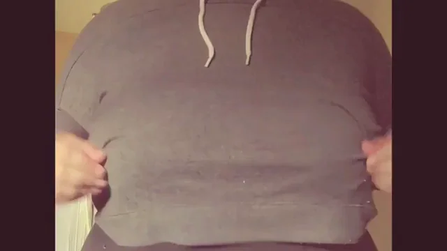 I'd like this better if it were your hands ??