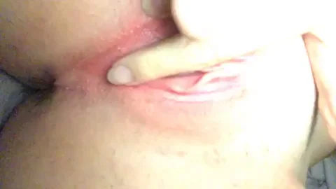 do we like wet labia here?;)