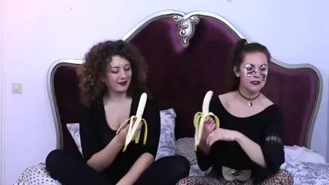 Leila Lowfire loves banana so much, that I'd love to feed her mine