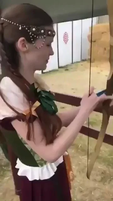 Emily Bloom's Slutty Archer: Fantasy Bow Babe Aiming Throbbing Shafts
