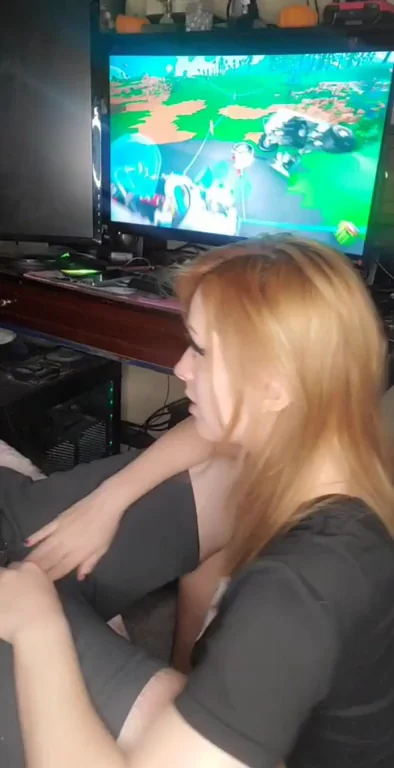Petite Ginger Gamer Slut Drops Tits & Ass for Naughty Playtime 😈🎮🍑