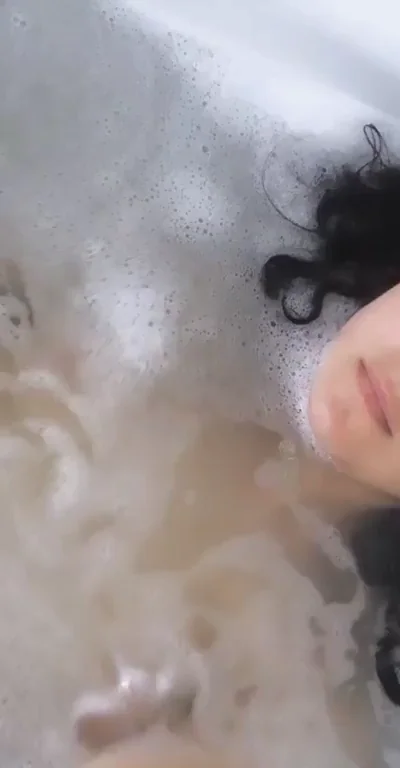 18yo Asian Babe's Steamy Bathtub Tease 😘🛁💦
