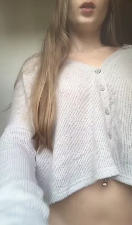 Petite Slut's Naked Body Tease 😘🔥
