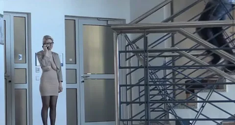 What Would You Do If Entering Your Building You Find Something Like This¡¡¡??? P...  RedGIFs