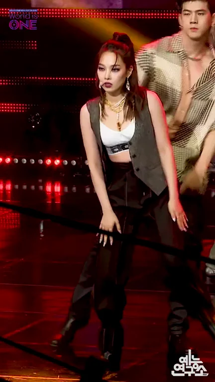 KARD Somin's Slutty Stage Tease: Ass-Shaking K-Pop Fap Fuel