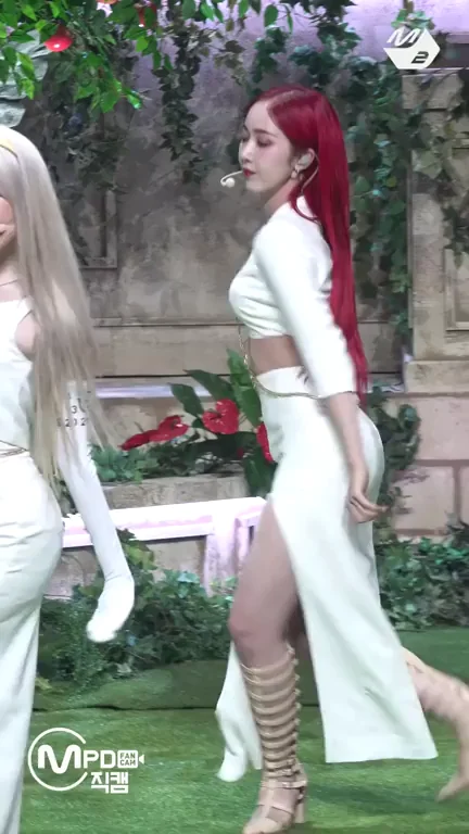 (GFRIEND) SINB - Nice butt.