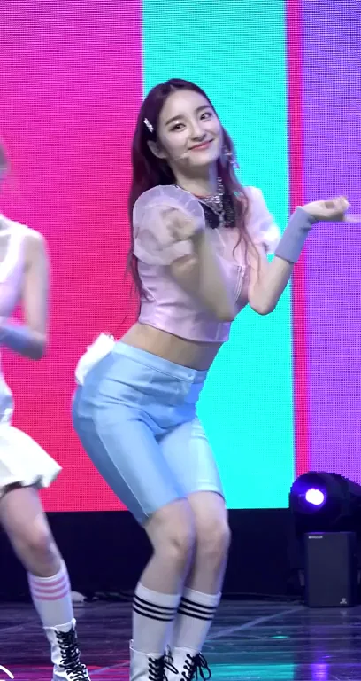 ICHILLIN' - E.JI