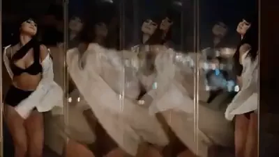 Selena Gomez moving her body like this makes me so hard