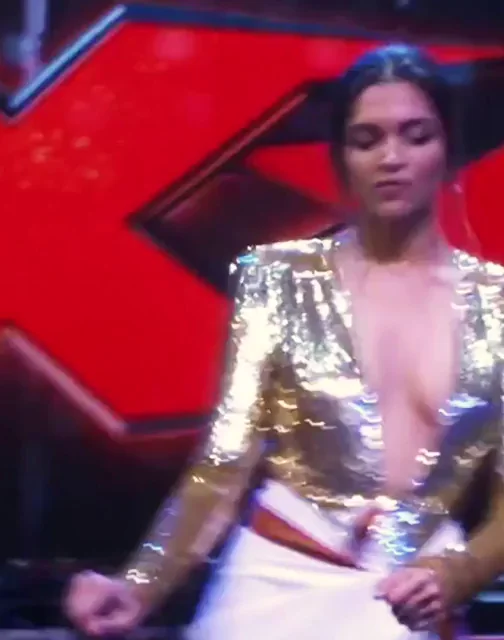 Deepika Padukone's Slutty Stage Faces 💦🔥