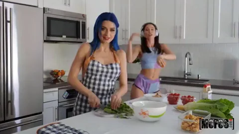 [JewelzBluX] Sexy Kitchen