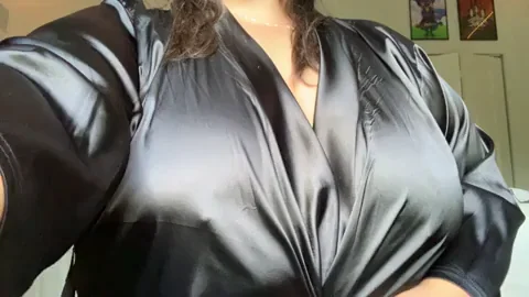 Happy Titty Tuesday! Hope you enjoy my first ever gif ?