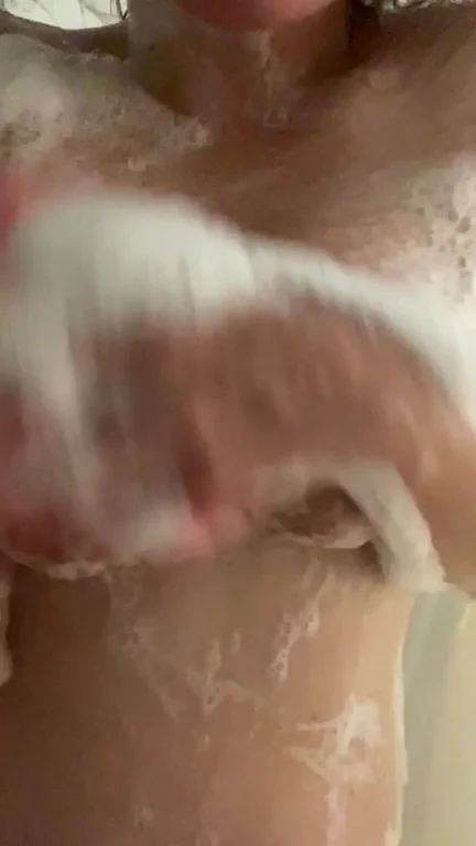 Who doesn’t love a soapy loo(f)ah scrub a dub dub?