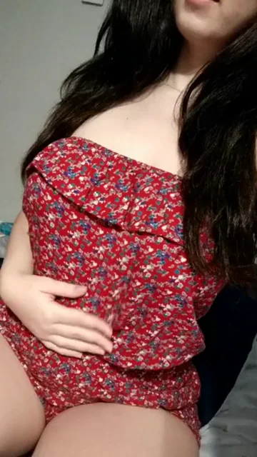 Naughty Girl Slowly Shows Her Boobs drop!