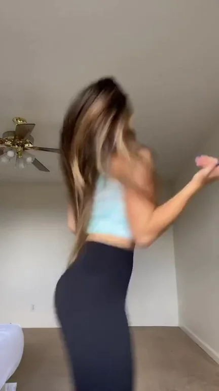 Addison Rae yoga pants