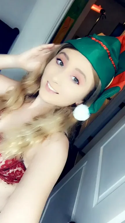 Elf GF Teases You Craving Her Badly 😈🎄💦