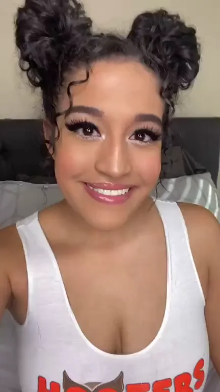 Her folder/link in the comments?