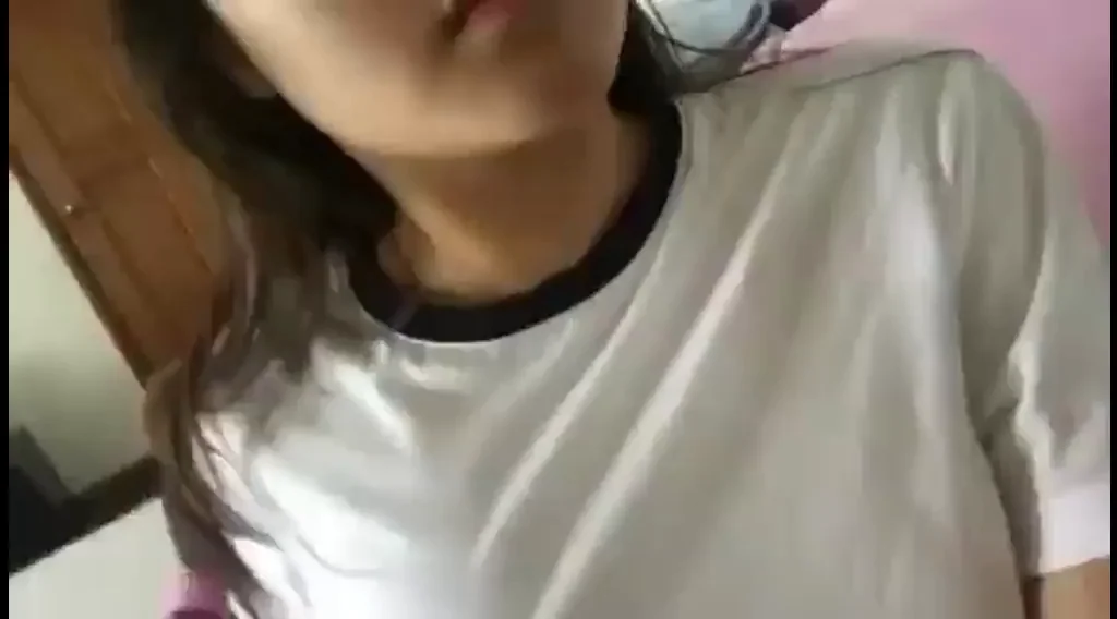 Can you suck both or just 1? Make me feel! ? Add me! ?? Smash or Hard Pass? Shanna 19 [F] single filipina ??