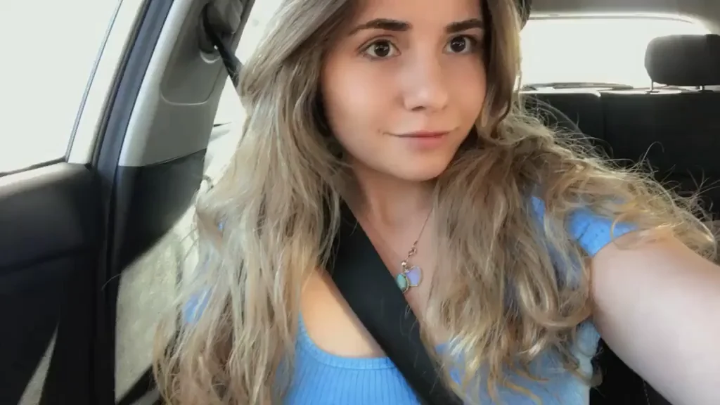 Blonde Cutie Car Flashes: Older Daddies Crave My Slutty Tease!