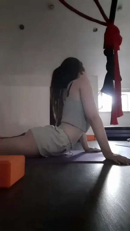 💦 Yoga Babe's Ass-Up Tease: Failure Fuels My Fuck-Fantasy Flex 🔥