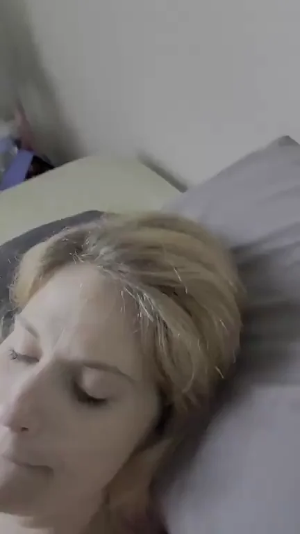 Blonde MILF's Organic Cum Chapstick Finish on Winter Lips