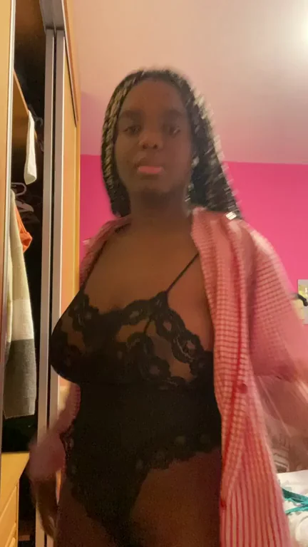 19yo Ebony Slut Craves Every Daddy Cock 🍫🍑🔥