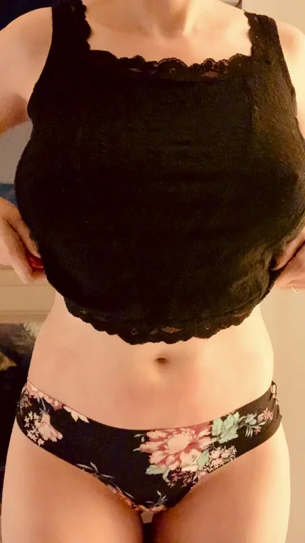 Sneak peak. Enjoy. Join mommy tonight on her page. (Check the pin post on my profile for all the details)