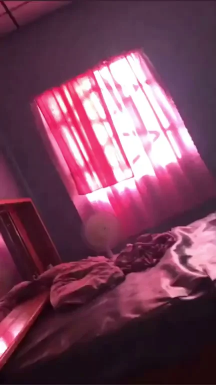Morning Wood Wakeup with Hot MILF Wife 🍆🌅