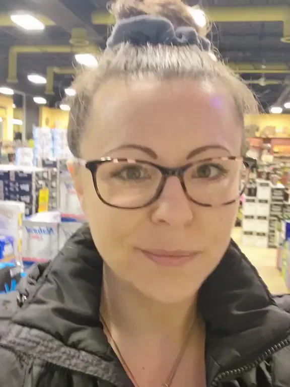 LICK HER @ the LIQUOR store! ???