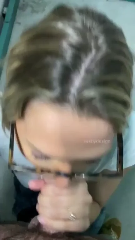 I love being a cumslut in public ? [GIF]