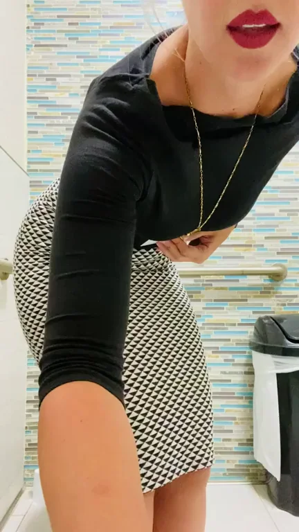 Is a skirt this tight appropriate for a teacher to wear to work? [f]40