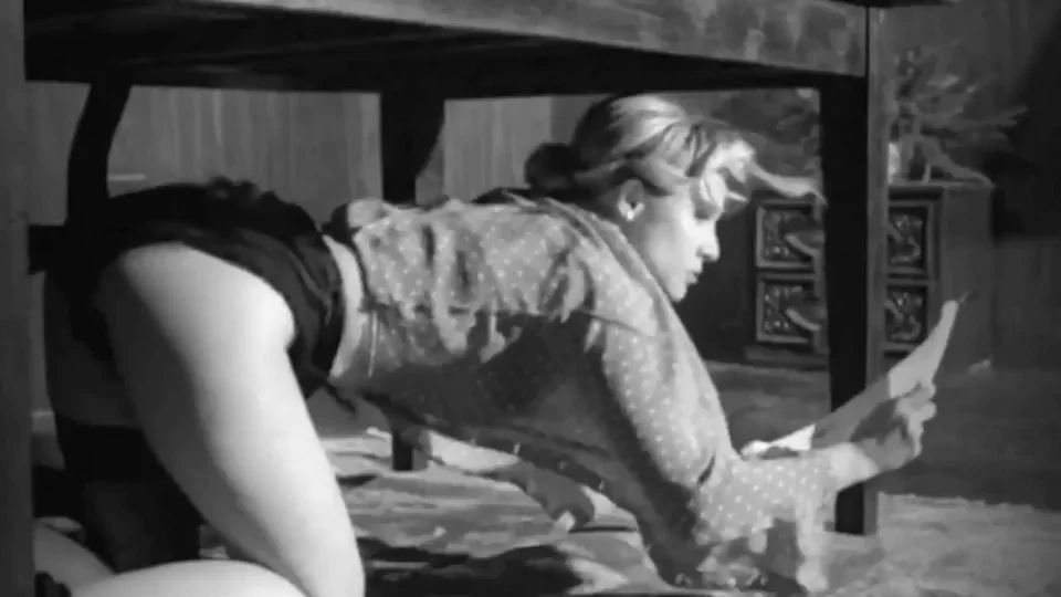 🍑 Kristen Bell's Juicy Celeb Ass Bendover Tease 🔥