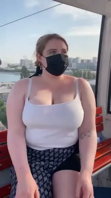 Flashing my tits for all of Portugal!