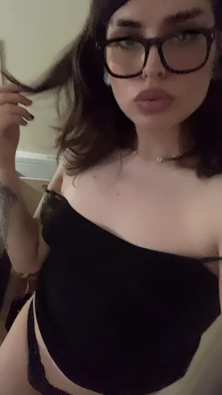 Feel like pleasing someone w/ these lipss ?????