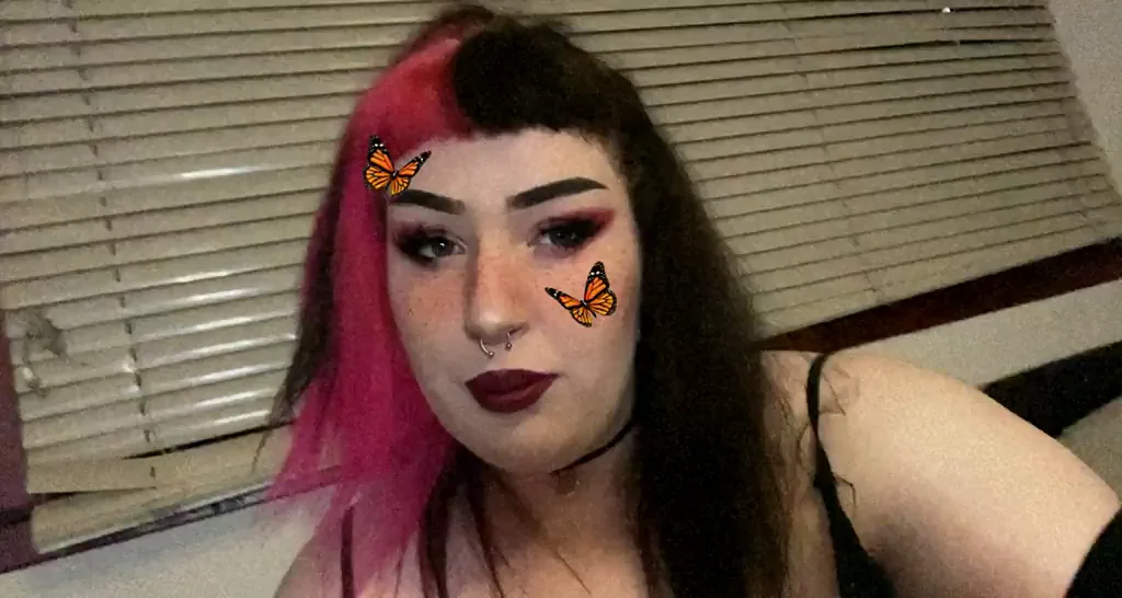 🍆 Big Tiddy Goth GF Teases Her Massive Jugs 💦
