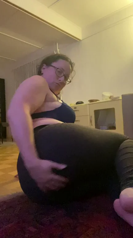 I heard you have thing for curvy moms..