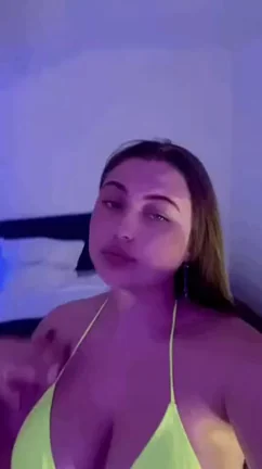 Chubby Tease in Yellow Bikini: Am I Your Type, Daddy?