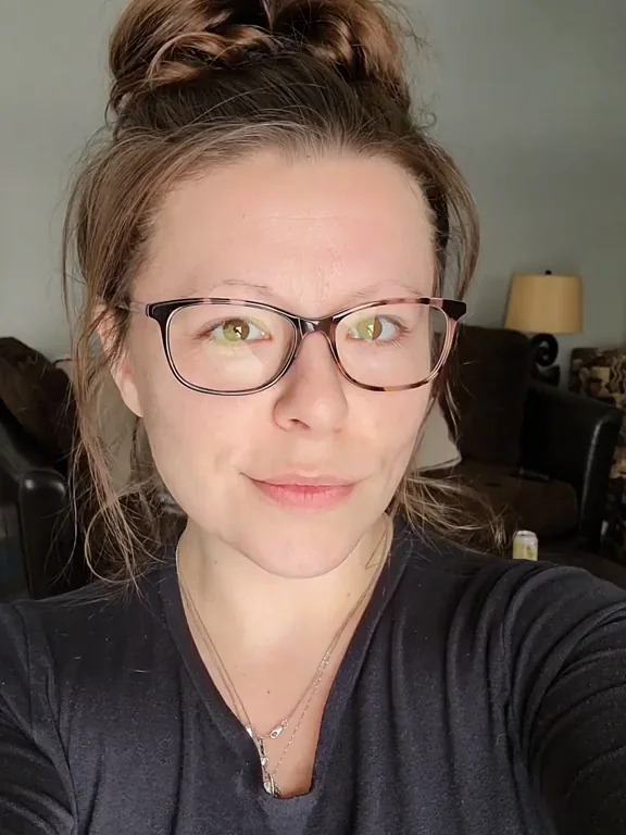 Hard Nipples Tease: Watch Me Flash My Perky Tits 😍🔥