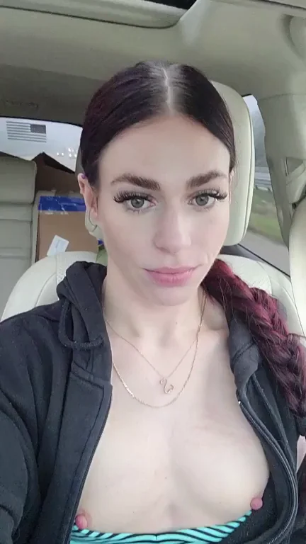 Everyone should see my little tits on their drive