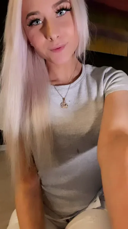 Petite Legs, Monster Ass: Pound Me Doggy Till I Scream!