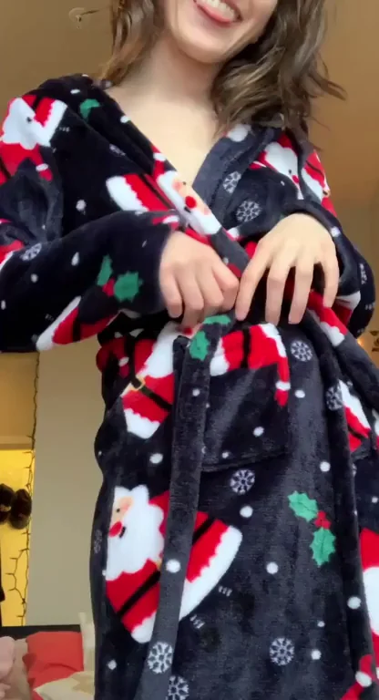 Making Holidays Extra Naughty 😈🎄 Wanna Unwrap My Slim Nude Body? 💦