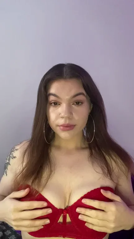Curvy Slut Begs: Older Daddies Wanna Fuck My Big Tits? 🔥🍒