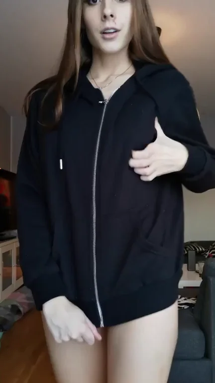 Boss's Slutty Daughter Teases Dat Gap in Open Hoodie