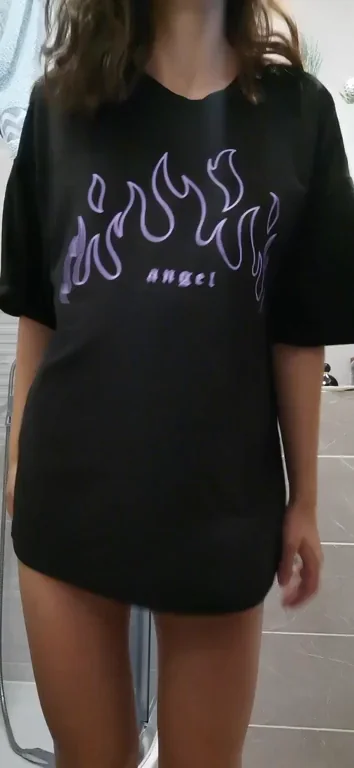 Everyone who likes small boobies can fuck me