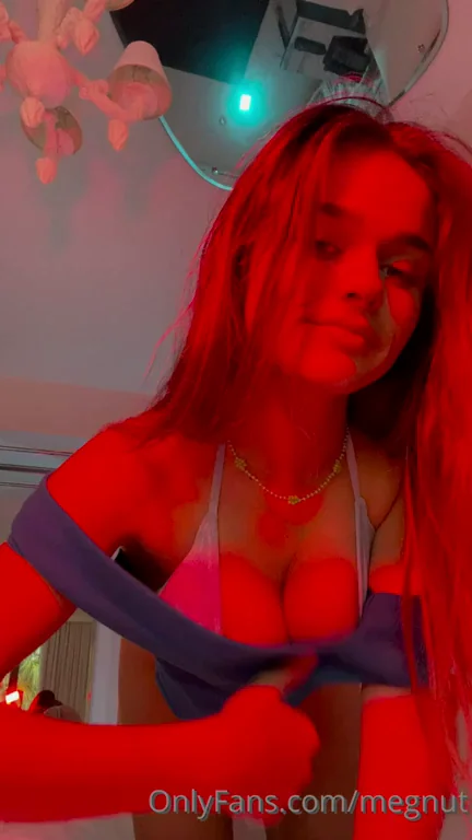 M3gnutt Perfect Body And Huge Boobs - F0lder B3l0w