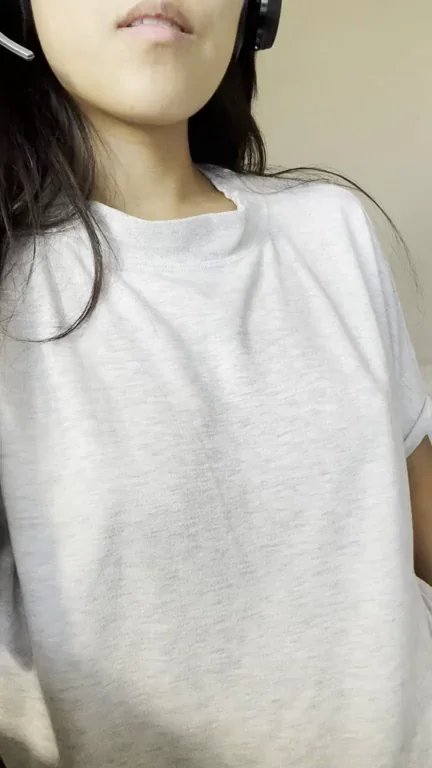 Would you zoom into my titties if I flashed you during a work meeting?