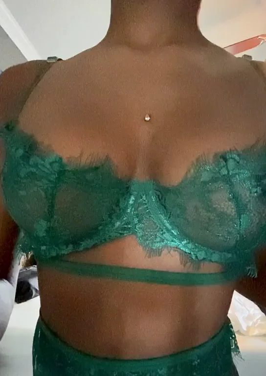 Slow Mo Ebony Tits Bounce in Lacy Green 👅🍈🍈