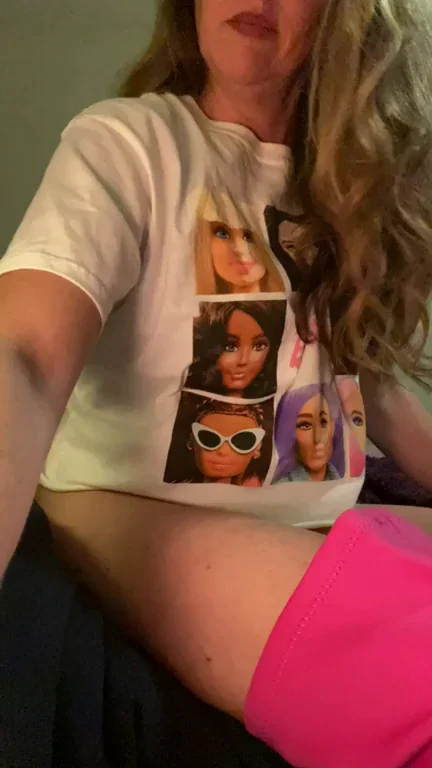 Only $4 right now!!! See bio for more. Top 9% creator?Do you like my new pink boots or do you like this pretty pink pussy better??
