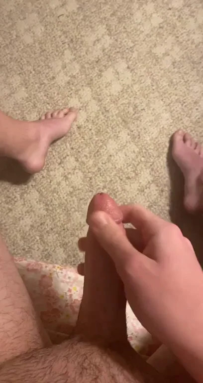 I can’t stop edging my bright pink princess clitty?
